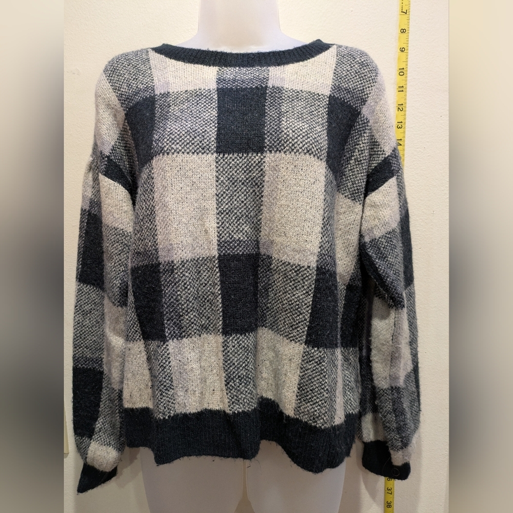 Vero Moda Plaid Sweater - Black and Cream Size Large